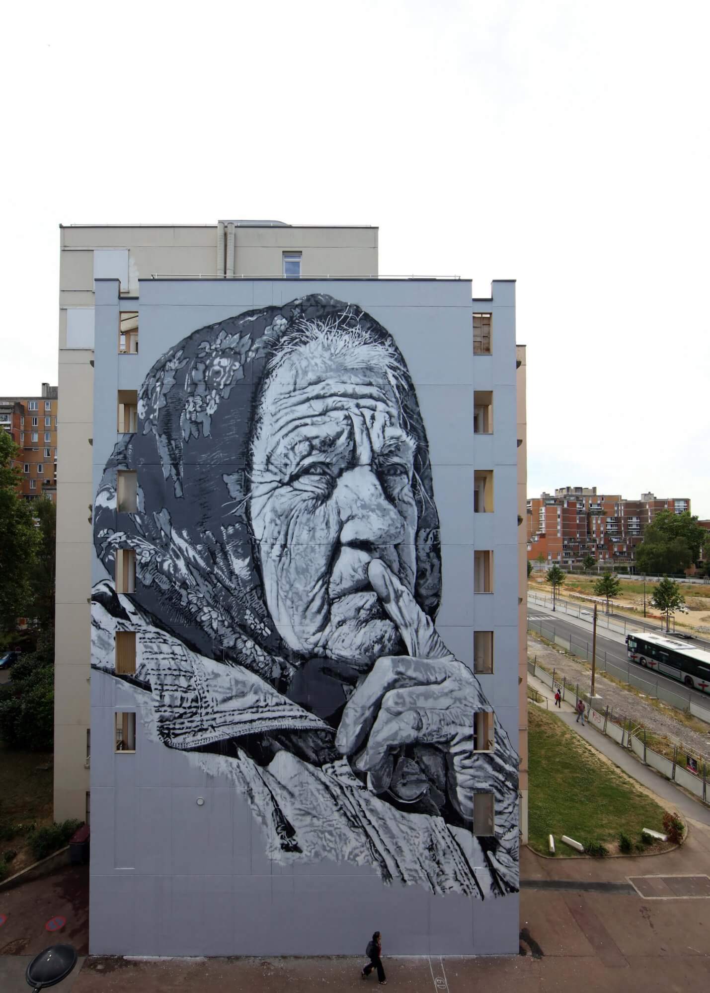 ECB Hendrik Beikirch adds to the Street Art Scene for Wall Street Art ...