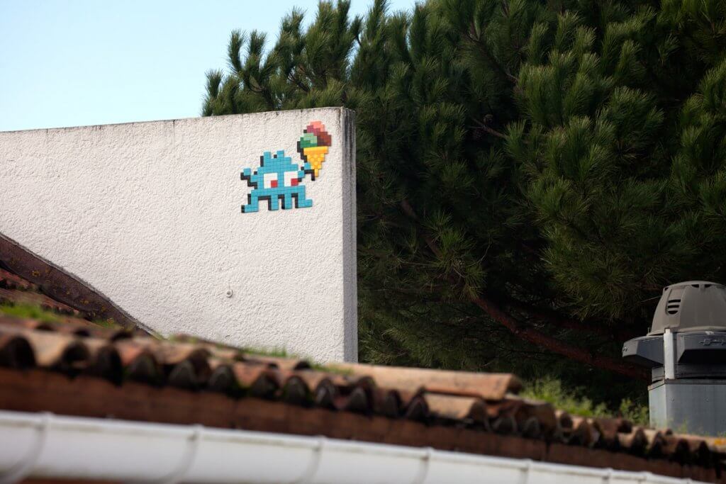 Space Invader, Cap-Ferret, France 2018. Photo credit Invader