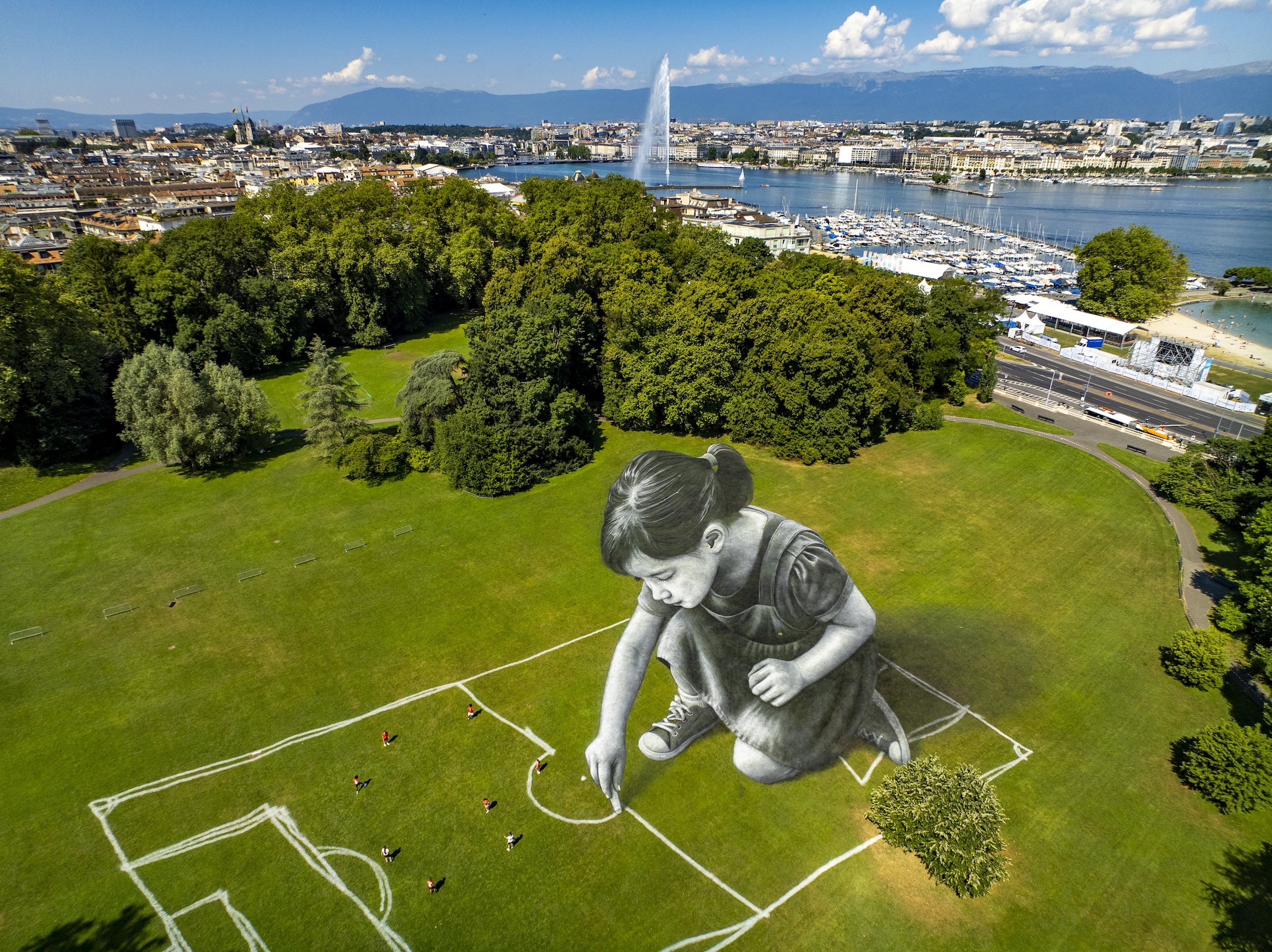 From Grass to Game: Saype's “Le terrain des Possibles” in Geneva